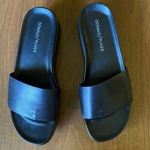 Donald Pliner FIJI black leather platform slide size 7
